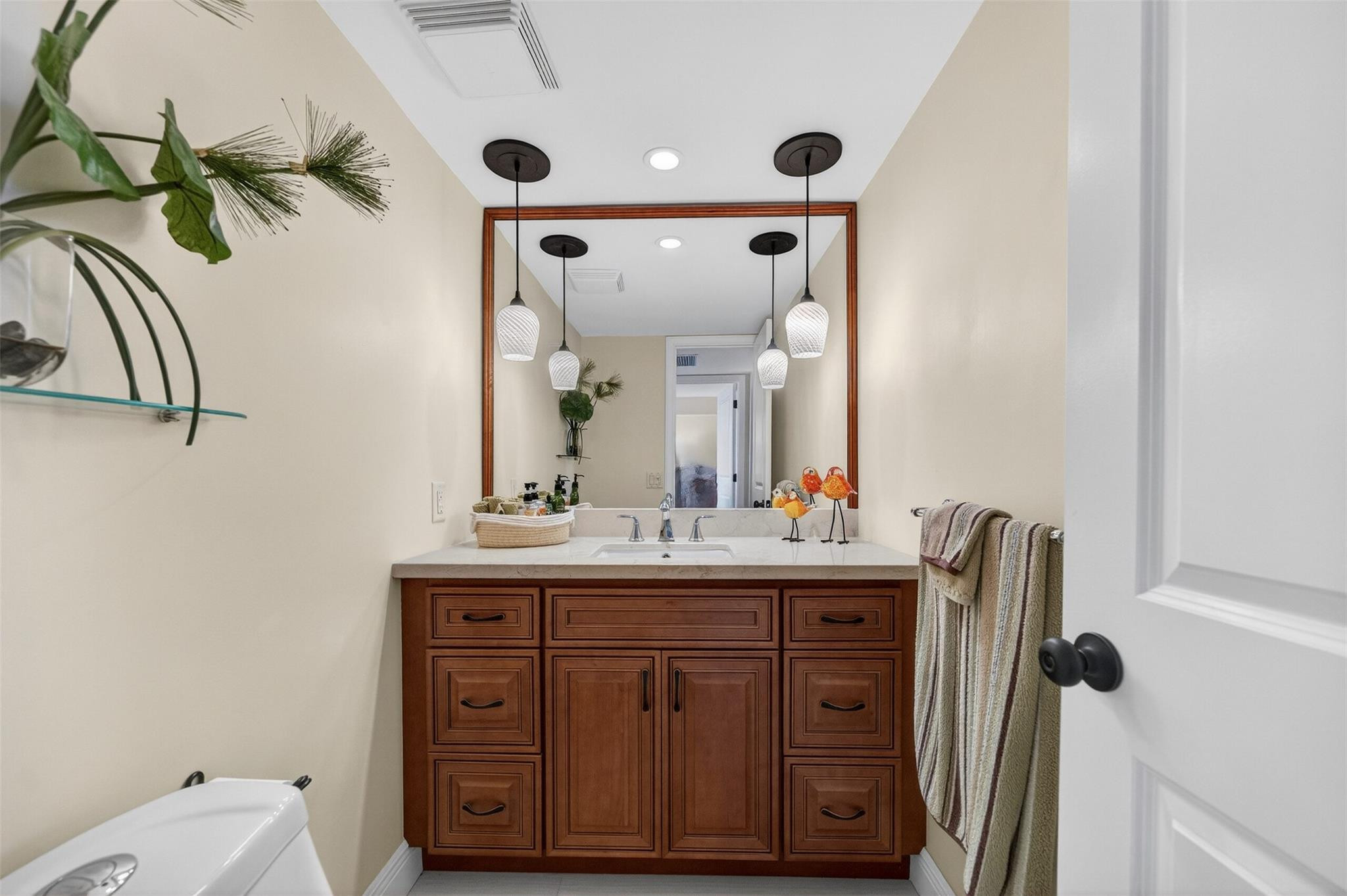 PLAZA EAST - Residential