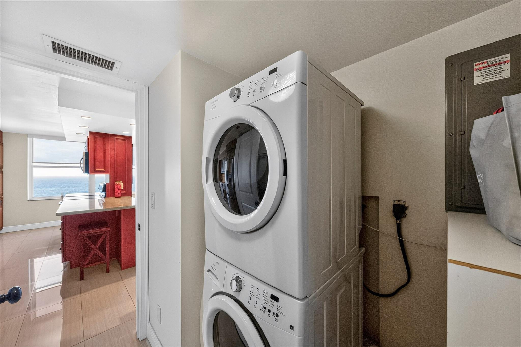 PLAZA EAST - Residential