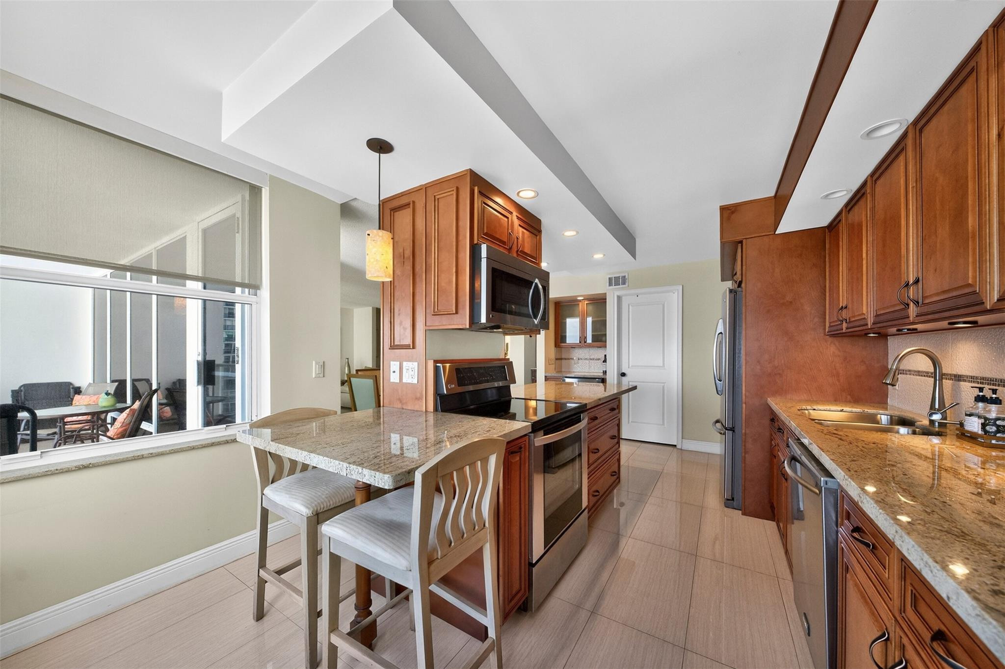 PLAZA EAST - Residential