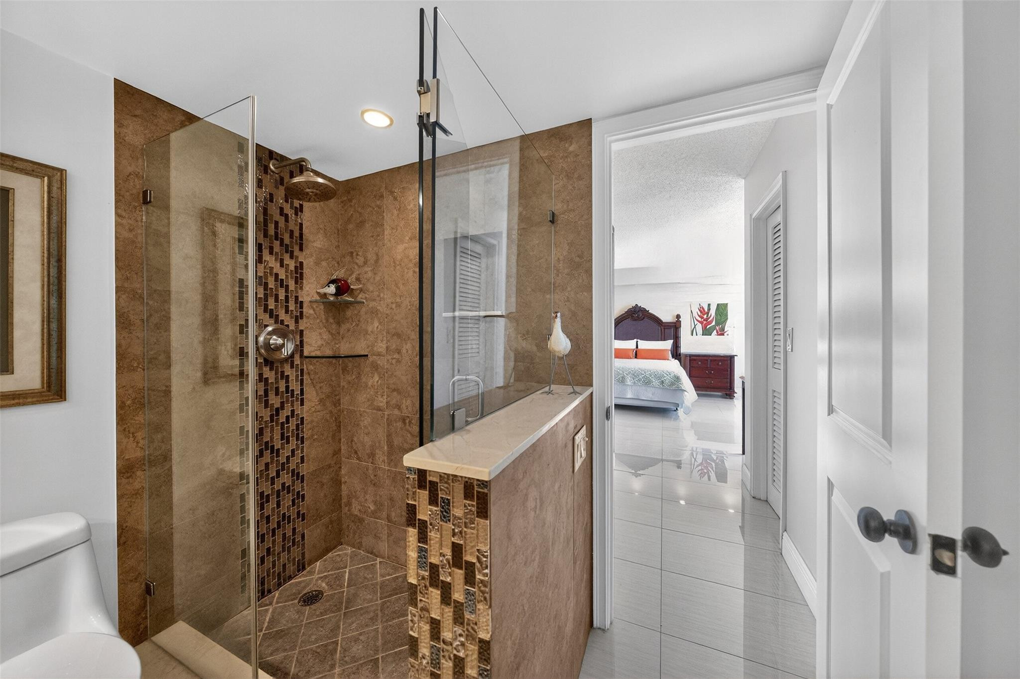 PLAZA EAST - Residential