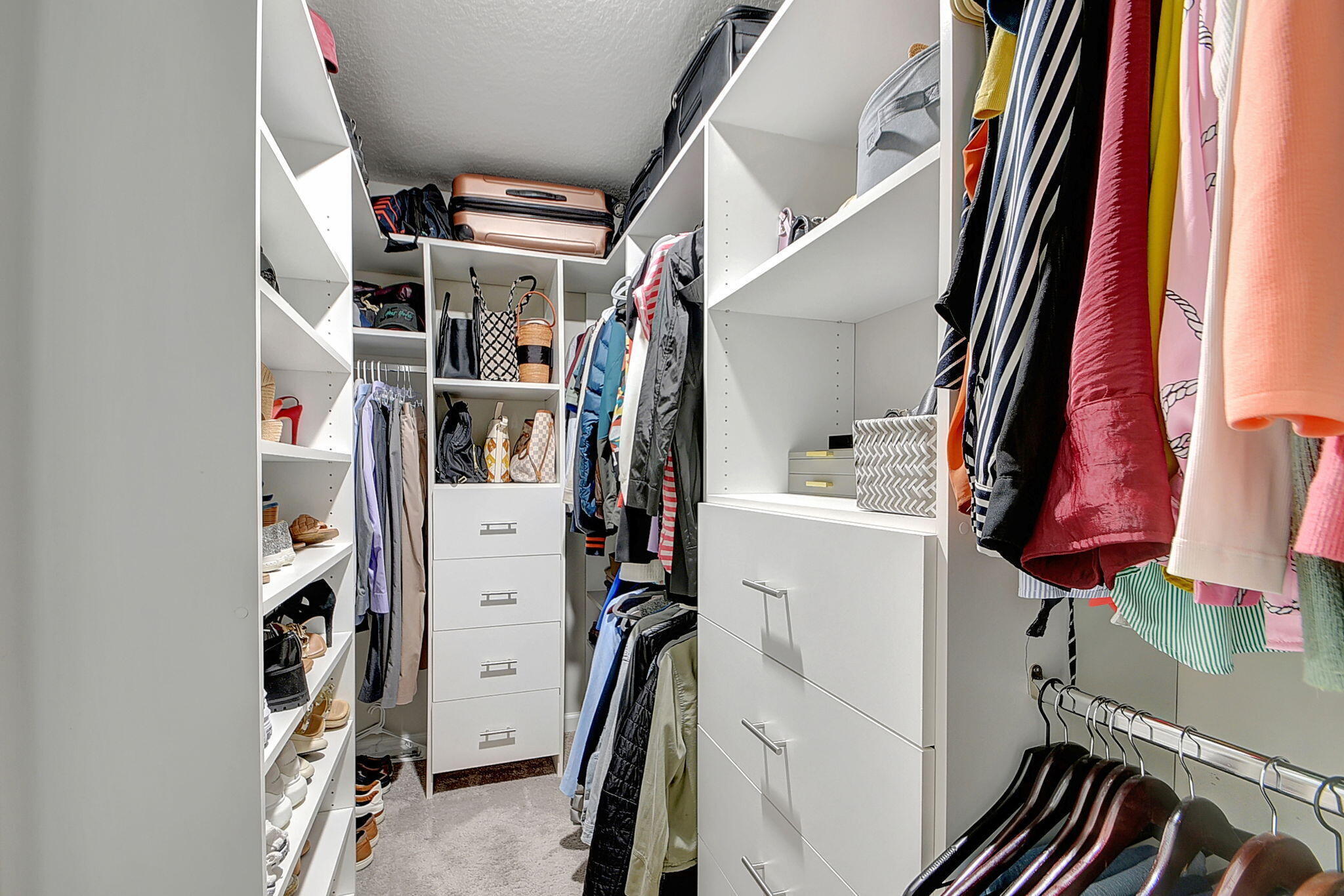 ENCLAVE AT MANGONIA PARK - Residential