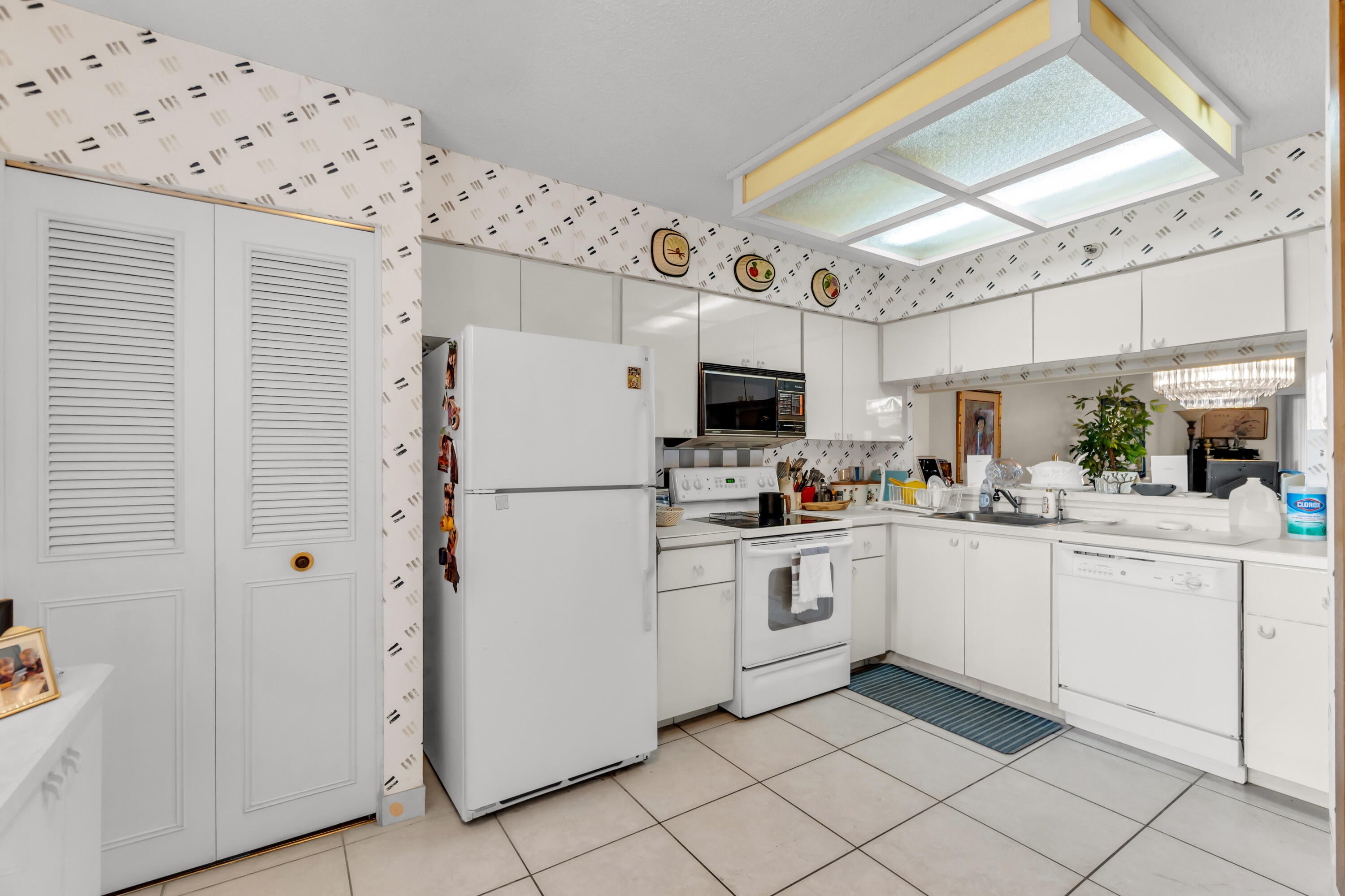 14460 Strathmore Lane 704, Delray Beach, FL, 33446/$110,000 2 14460 Strathmore Lane 704