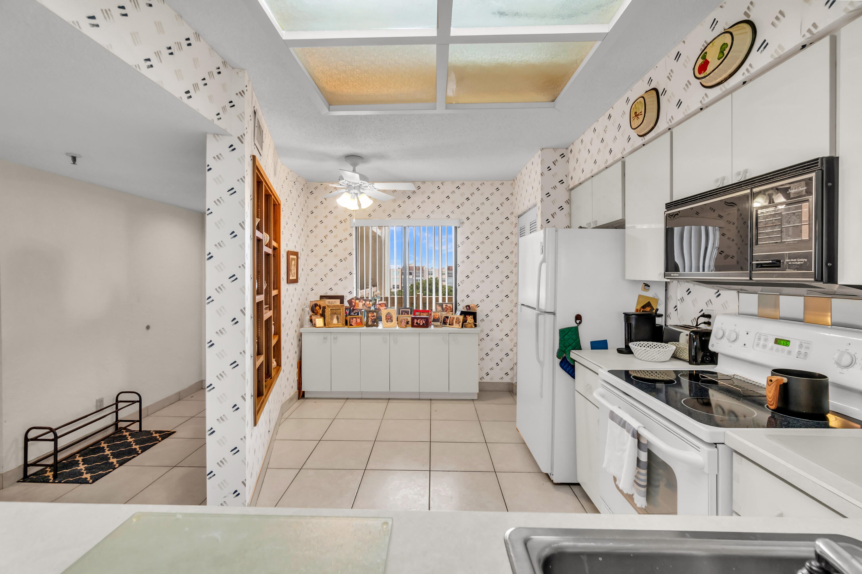 14460 Strathmore Lane 704, Delray Beach, FL, 33446/$110,000 4 14460 Strathmore Lane 704