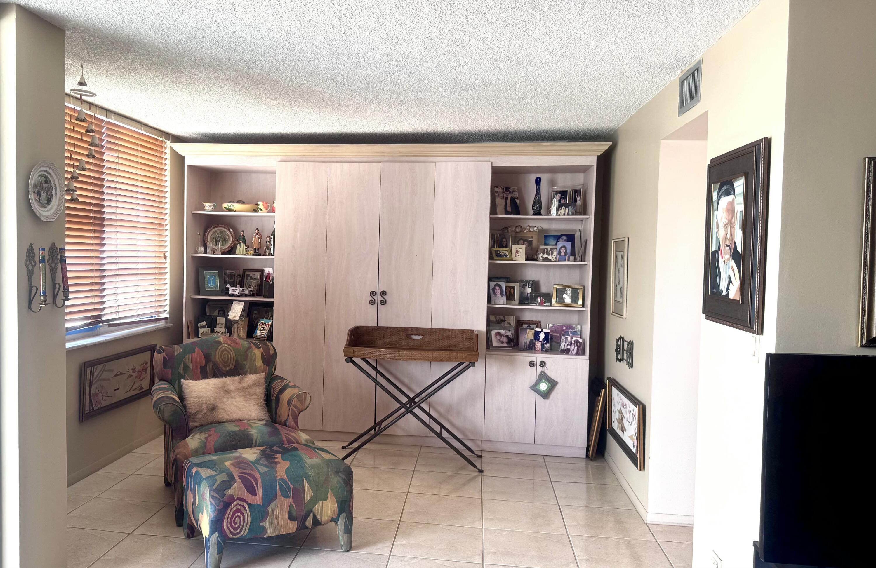 WINSTON TOWERS 100 CONDO - Residential