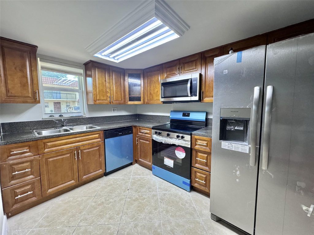 Photo of 6520 SW 41st Place, Davie, FL 33314 (MLS # F10519169)