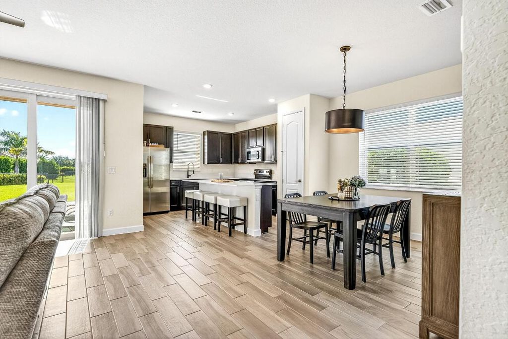 Photo of 5986 Sequoia Circle, Vero Beach, FL 32967 (MLS # R11116263)