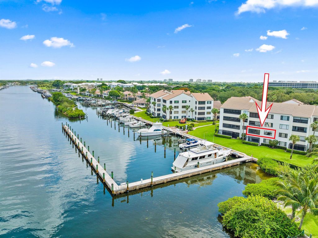 Photo of 925 Oak Harbour Drive, Juno Beach, FL 33408 (MLS # R11036622)