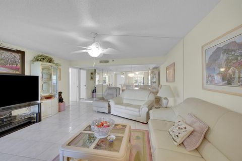 Condominium in Boca Raton FL 9165 14th Street St 17.jpg