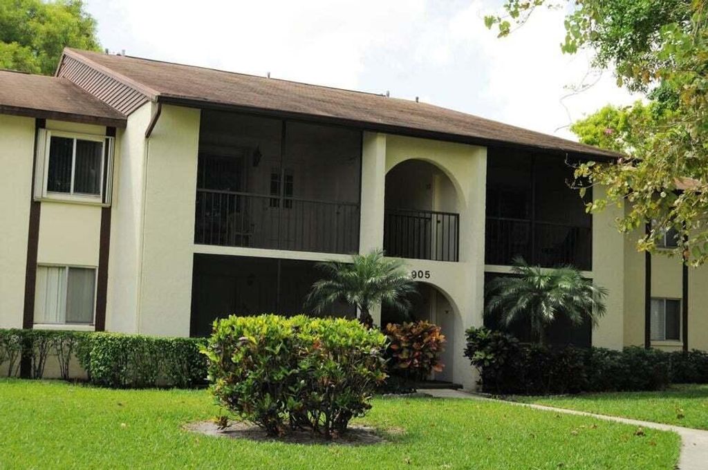 Photo of 4983 Sable Pine Circle #D-1, West Palm Beach, FL 33417 (MLS # R10907725)