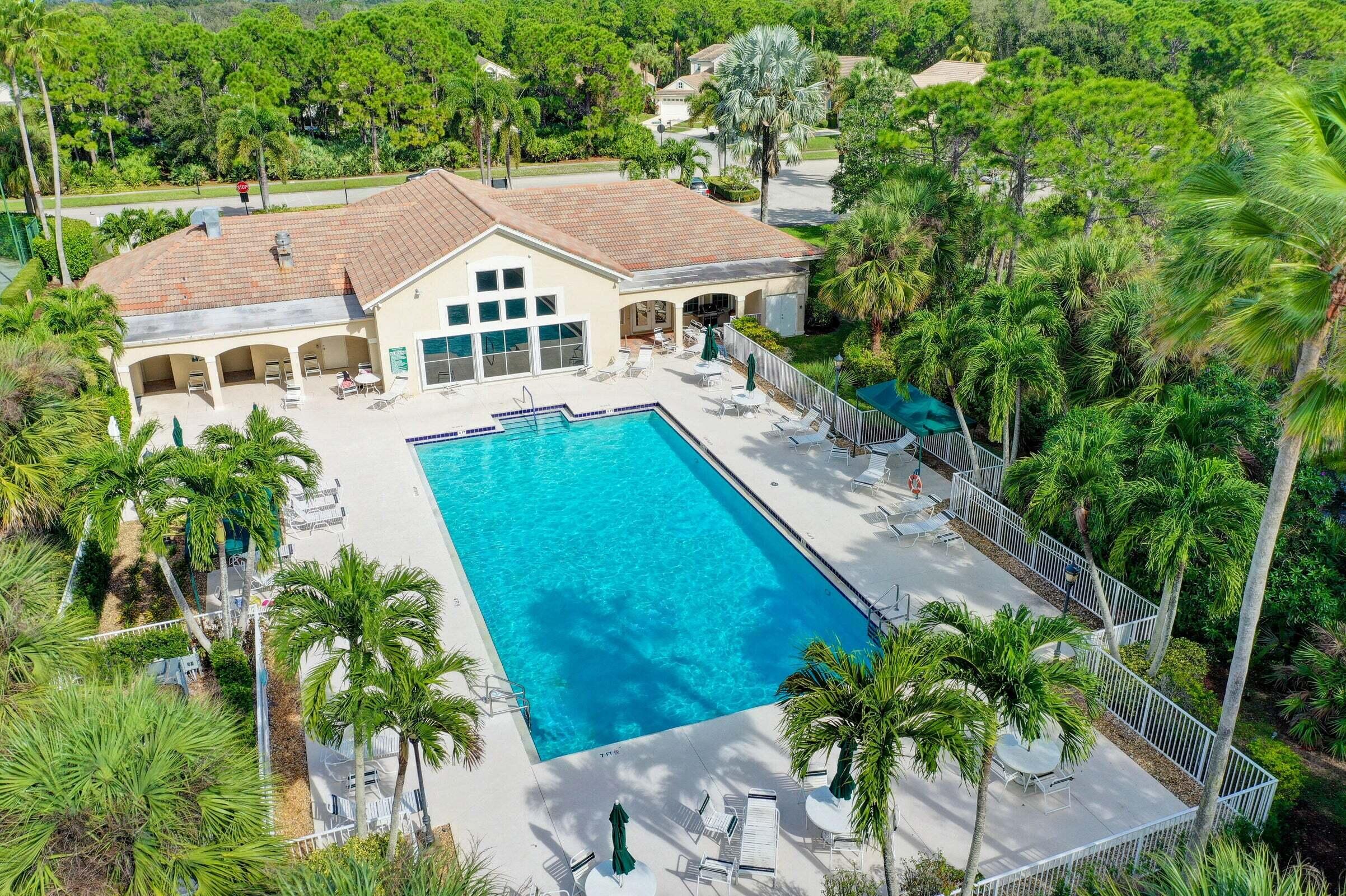 3320 SE Fairway Oaks Trail, Stuart, FL, 34997/$469,000 2 3320 SE Fairway Oaks Trail