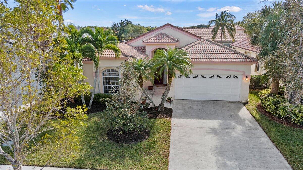 3320 SE Fairway Oaks Trail, Stuart, FL, 34997/$469,000 4 3320 SE Fairway Oaks Trail