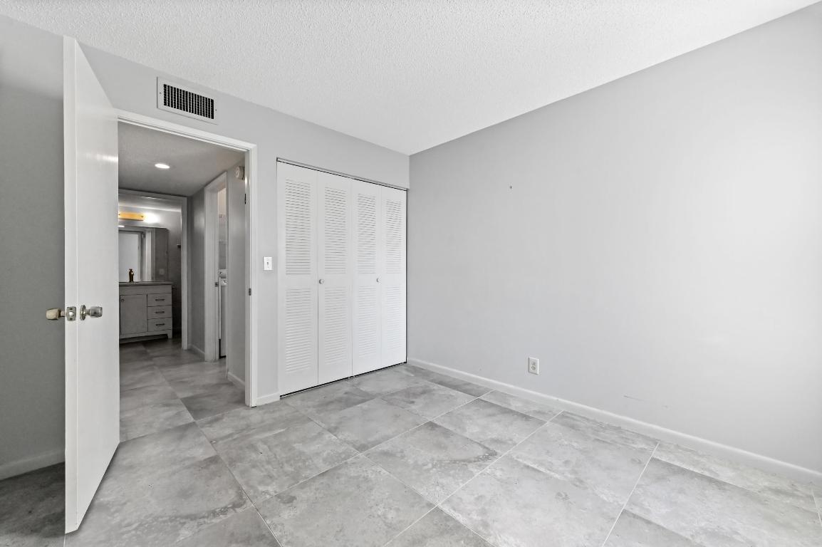 INTERNATIONAL CLUB CONDO - Residential