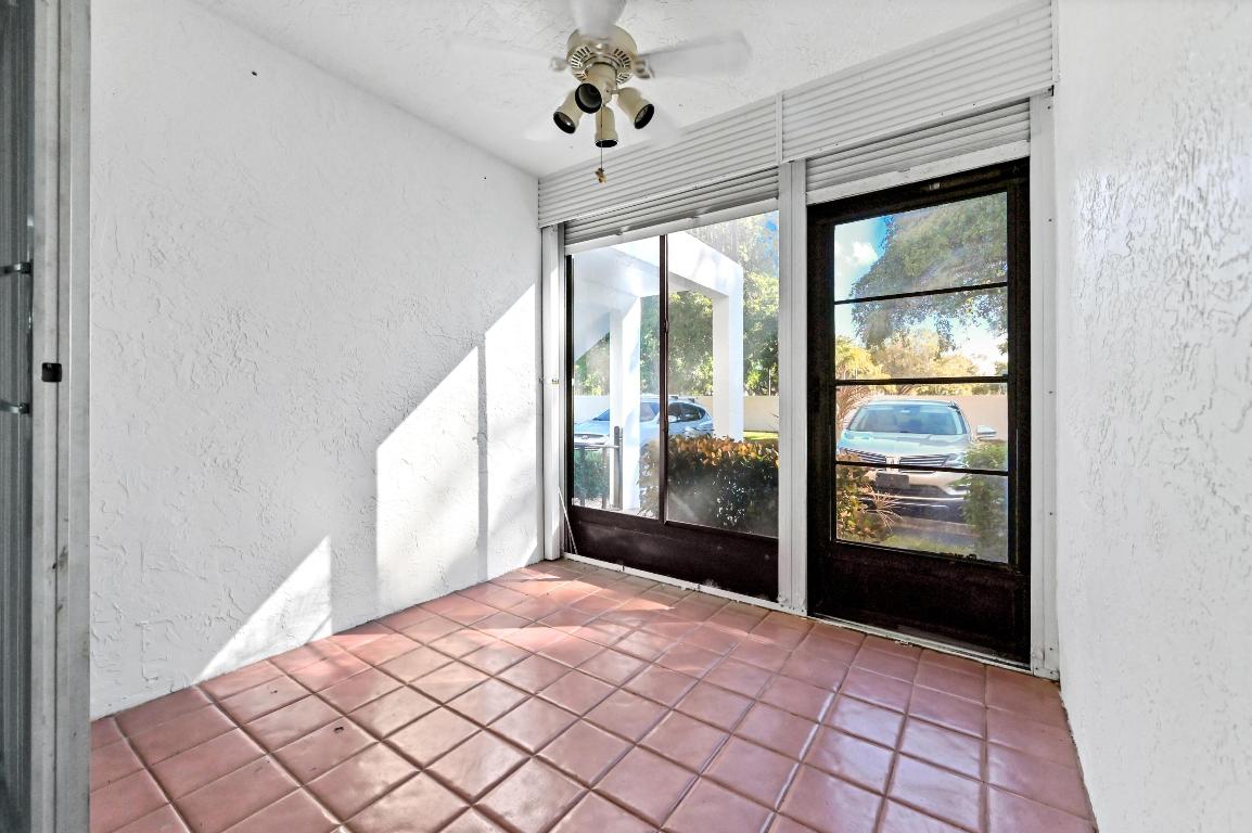 INTERNATIONAL CLUB CONDO - Residential