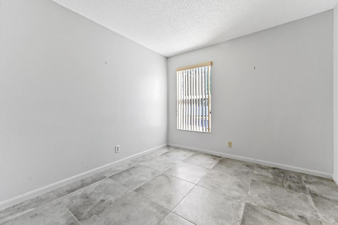 INTERNATIONAL CLUB CONDO - Residential