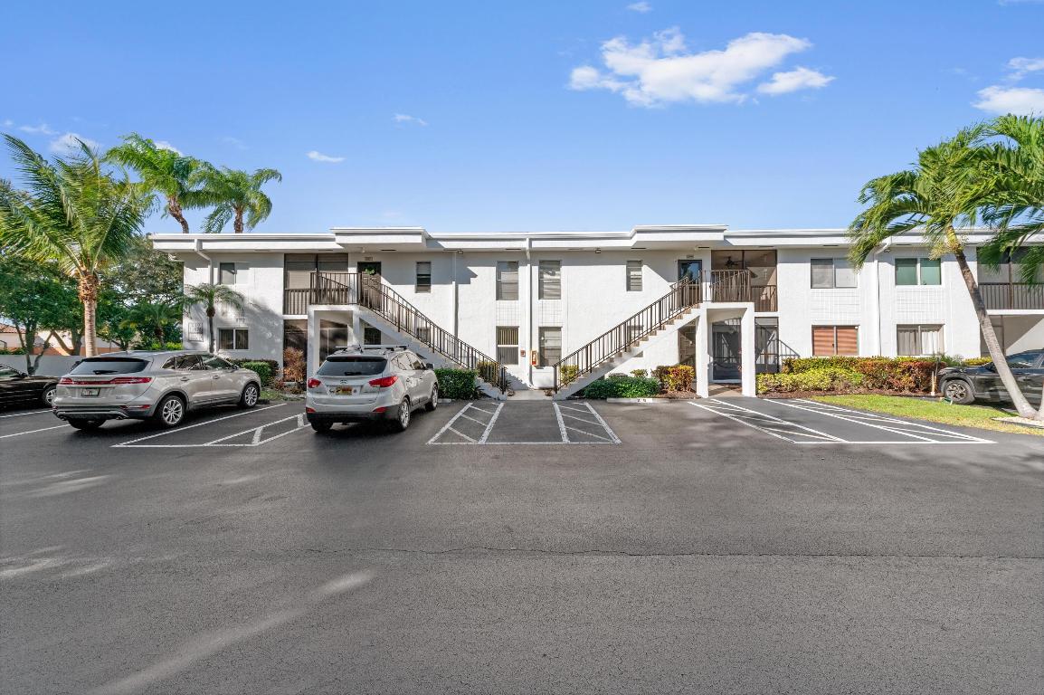 INTERNATIONAL CLUB CONDO - Residential