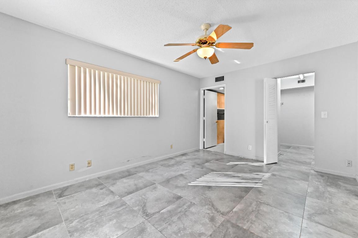 INTERNATIONAL CLUB CONDO - Residential