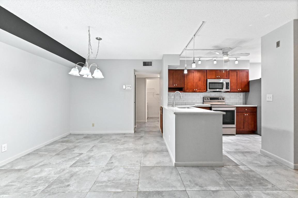 INTERNATIONAL CLUB CONDO - Residential