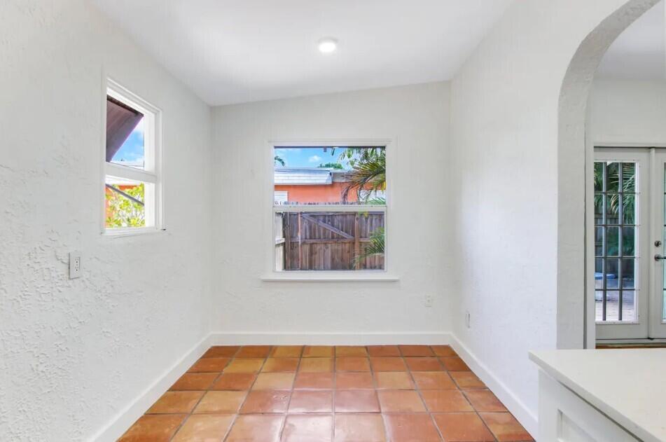 FLAMINGO PARK - Residential Income