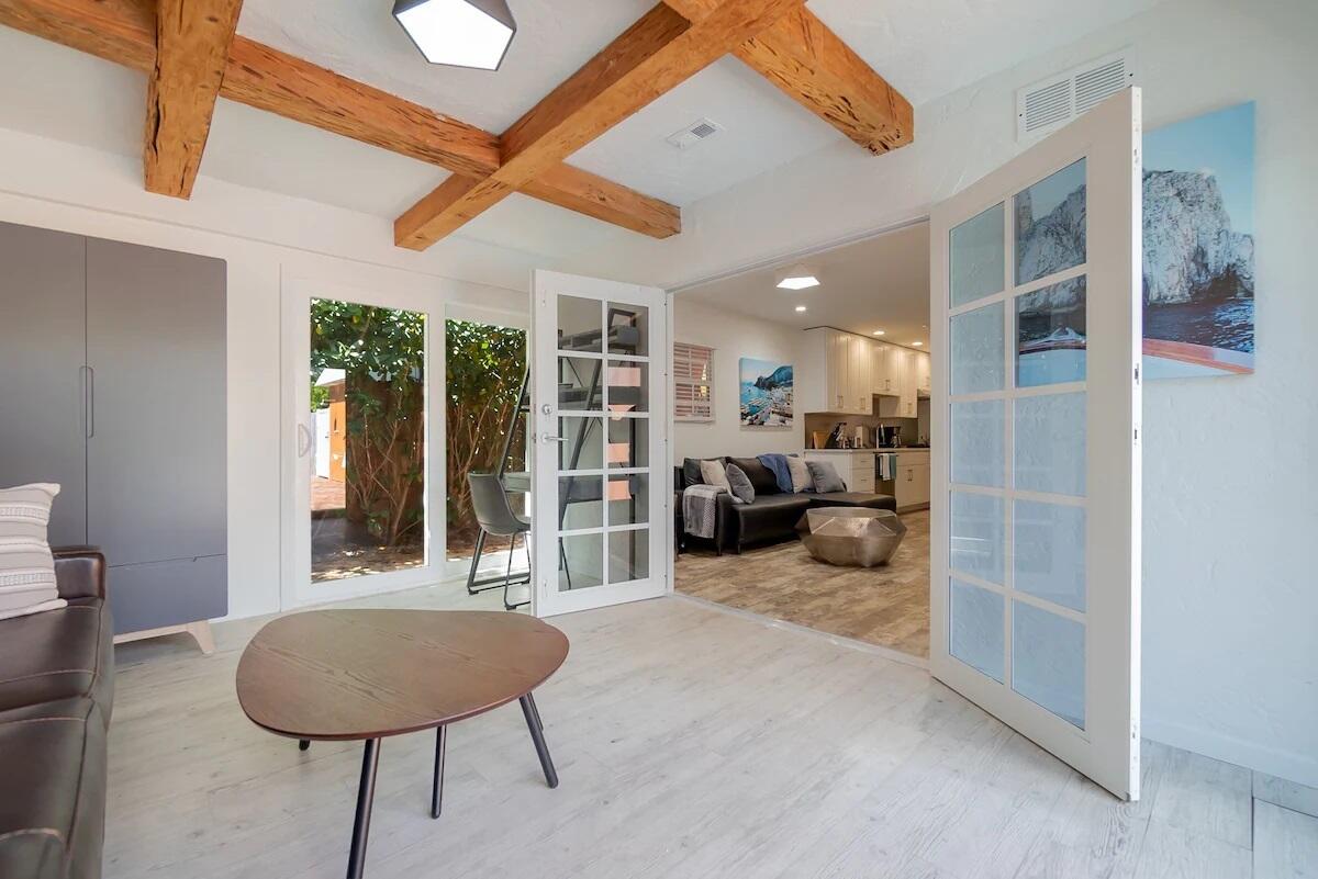 FLAMINGO PARK - Residential Income