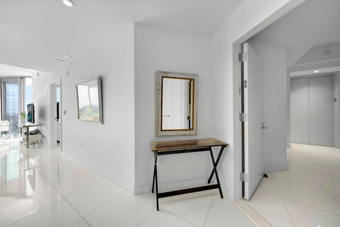 PARAMOUNT MIAMI WORLDCENTER CONDO - Residential