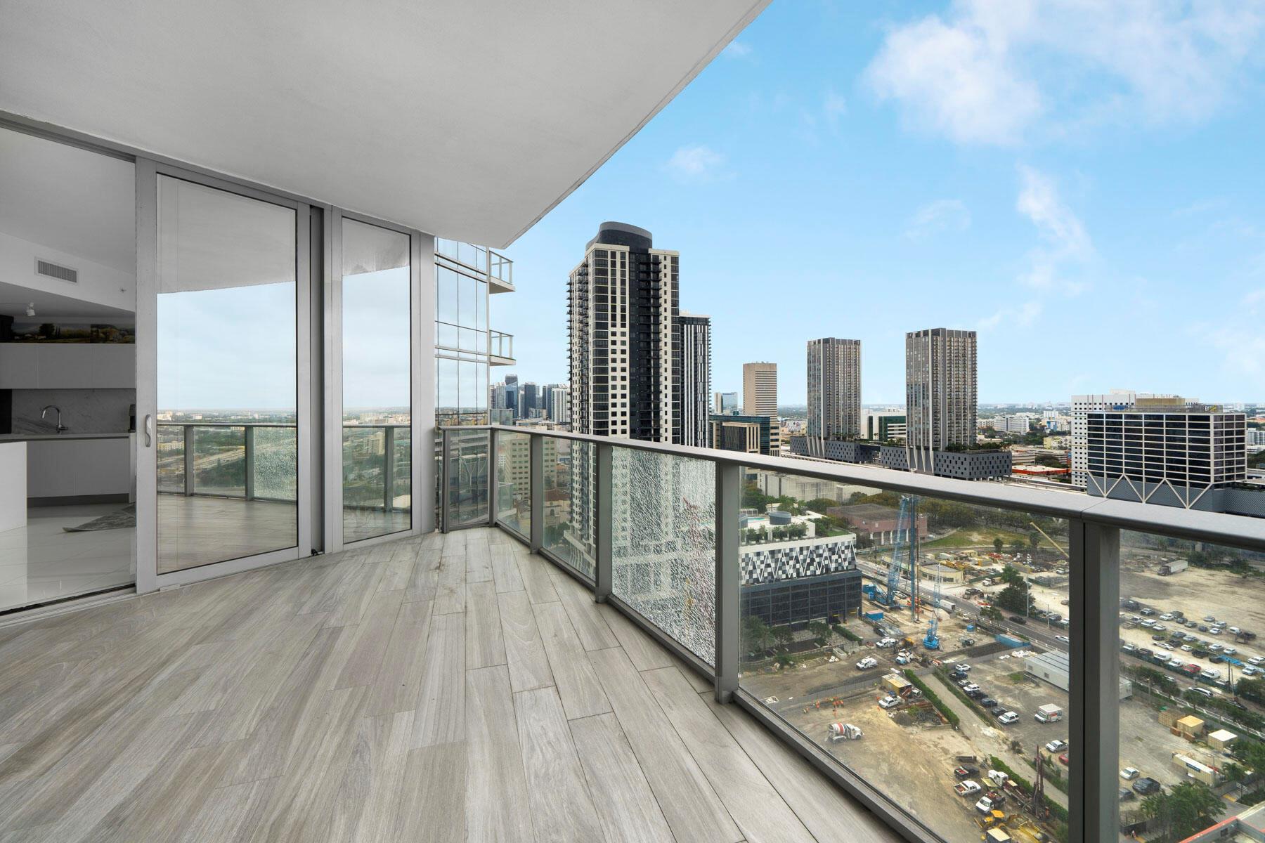 PARAMOUNT MIAMI WORLDCENT - Residential