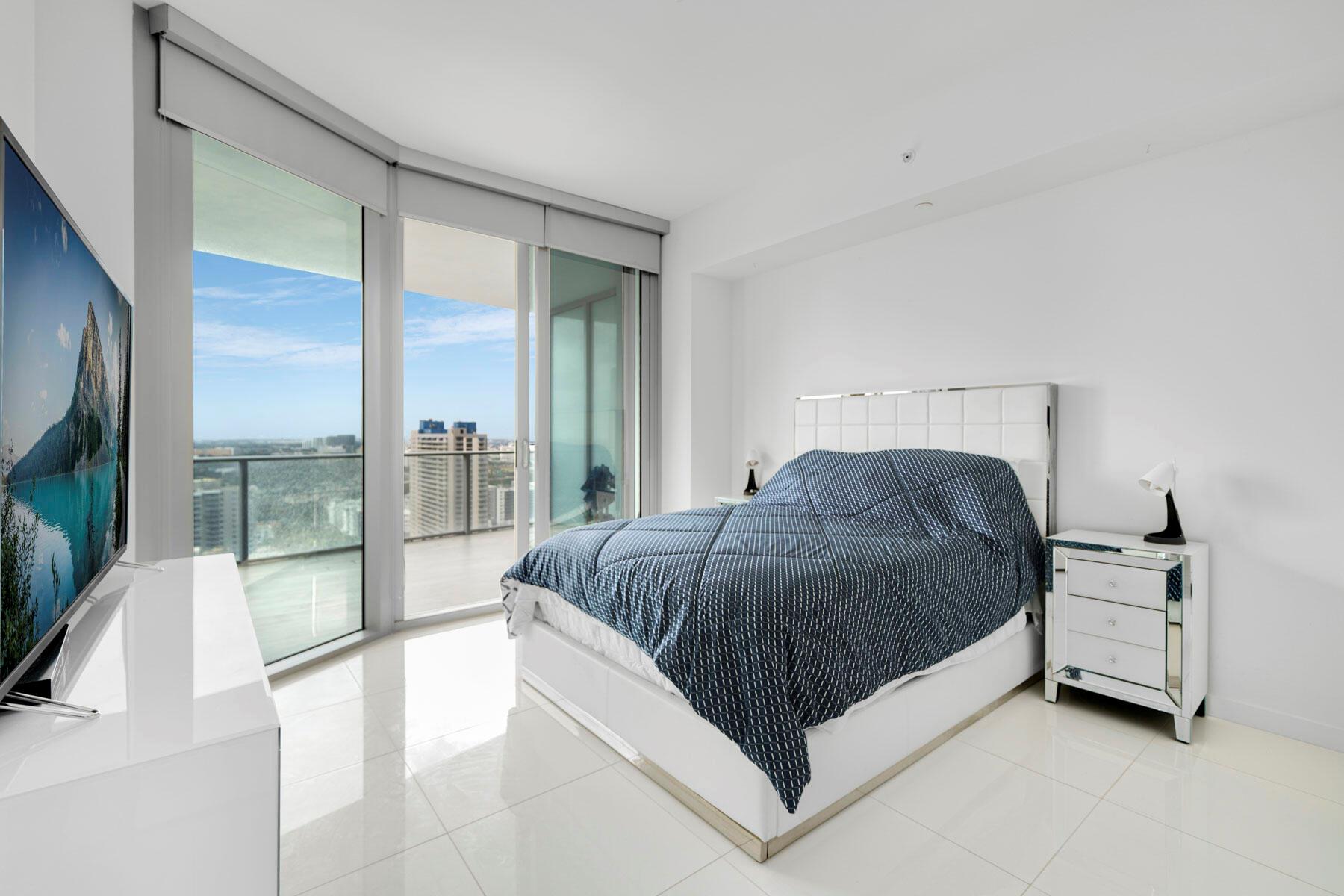 PARAMOUNT MIAMI WORLDCENT - Residential