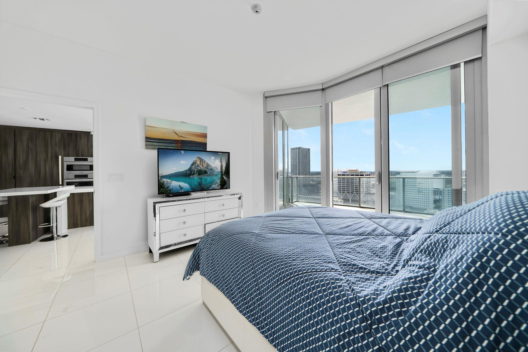 PARAMOUNT MIAMI WORLDCENT - Residential