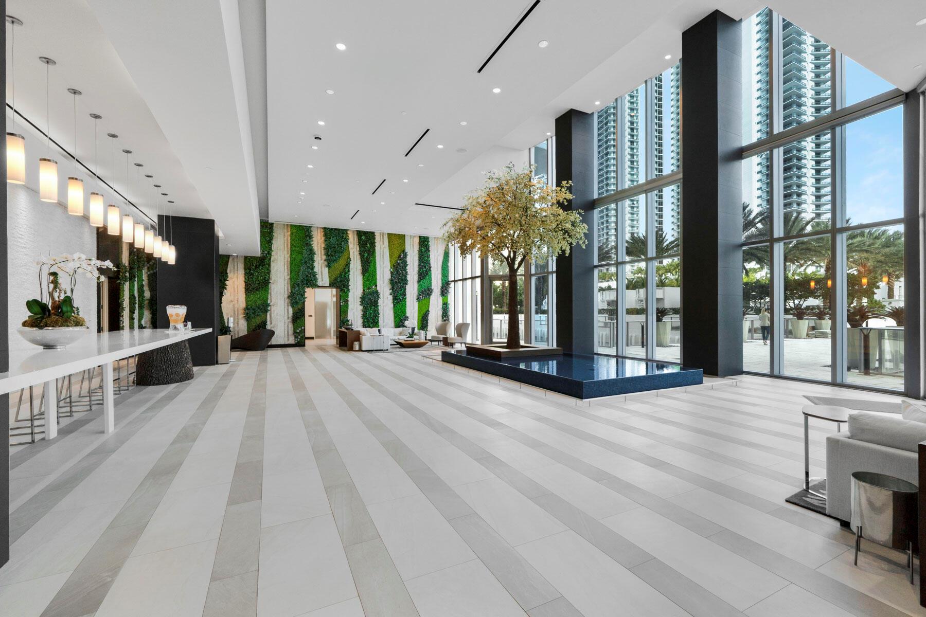 PARAMOUNT MIAMI WORLDCENT - Residential