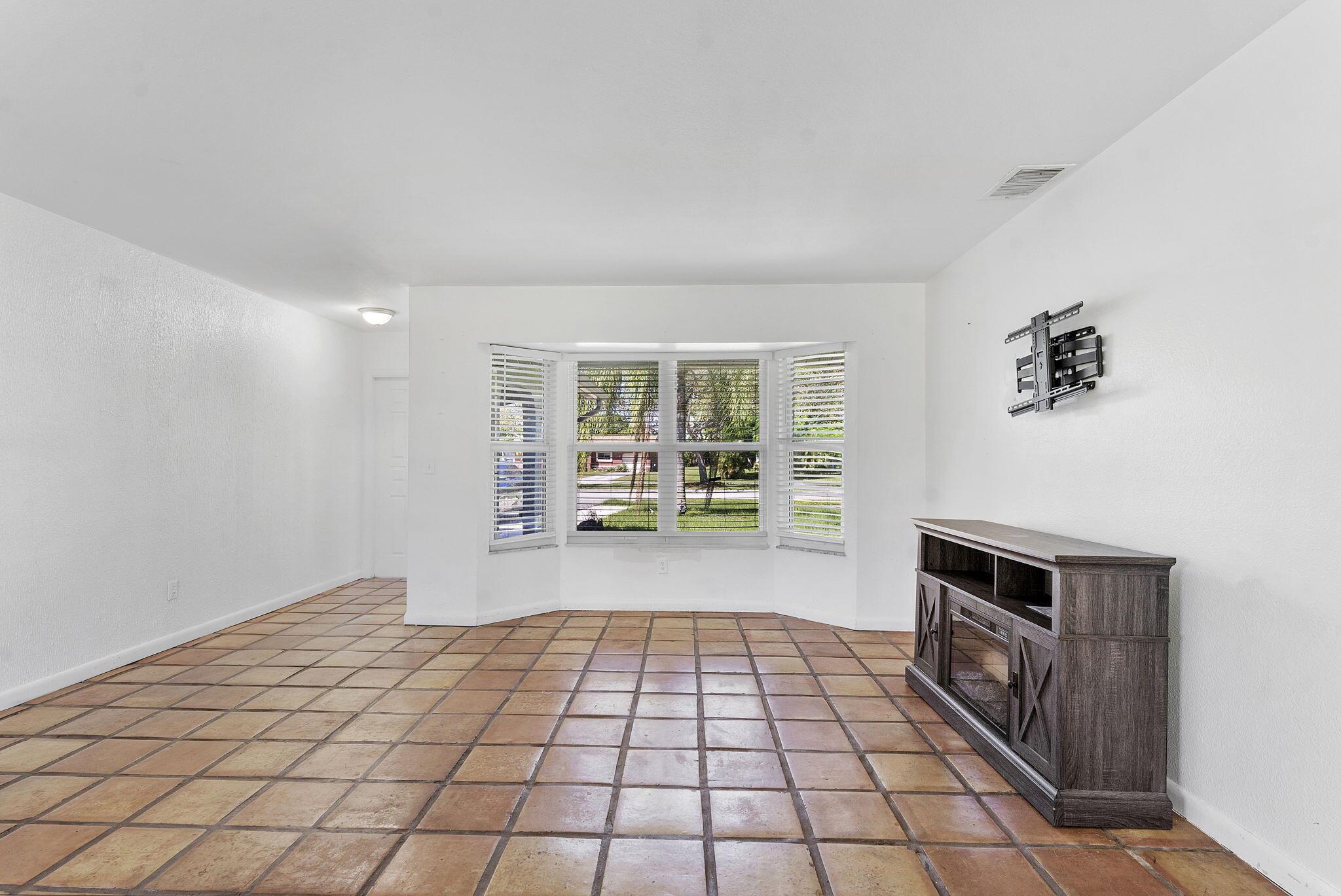 PORT ST LUCIE SECTION 50 - Residential Lease