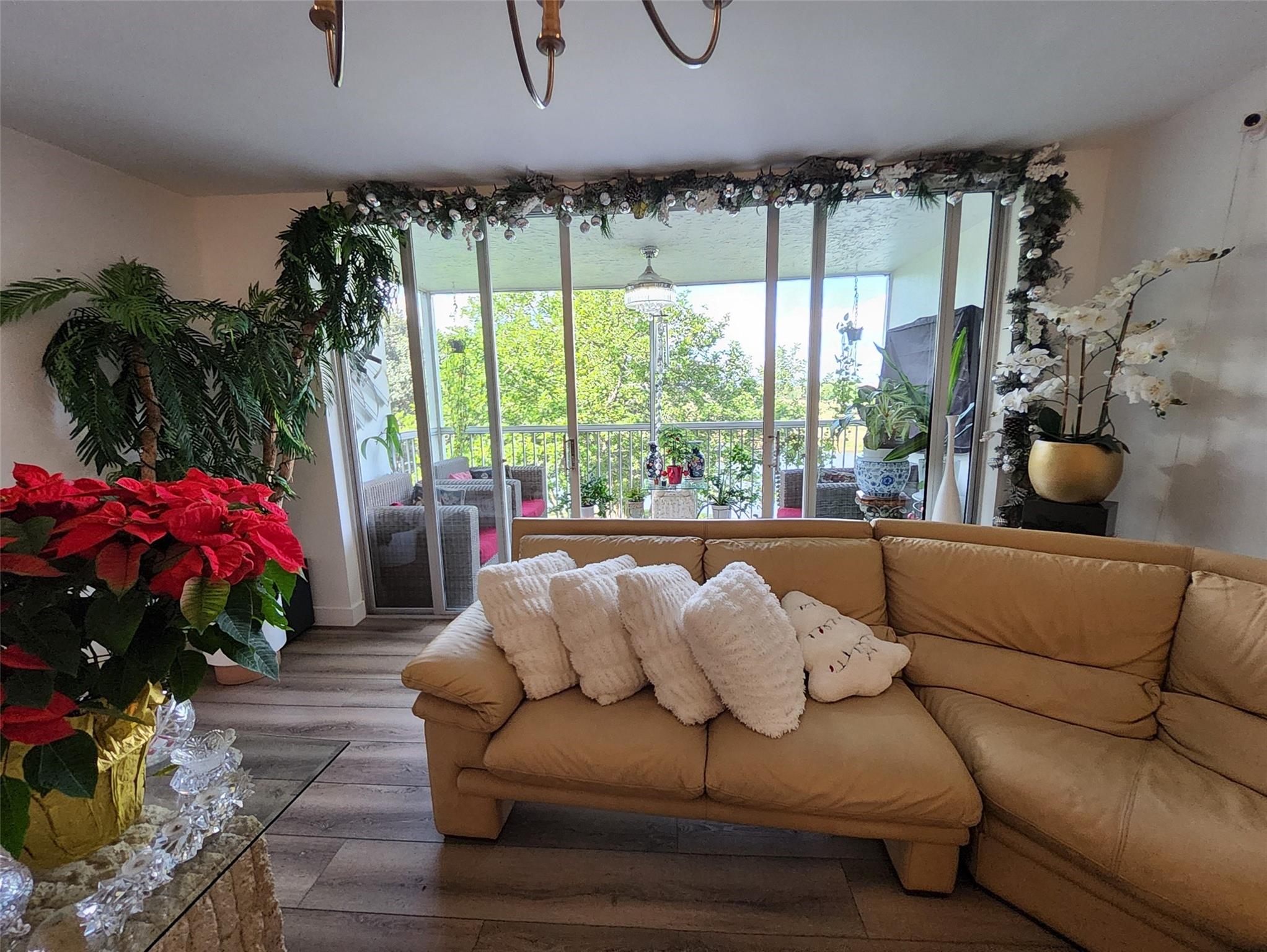 PALM AIRE - Residential