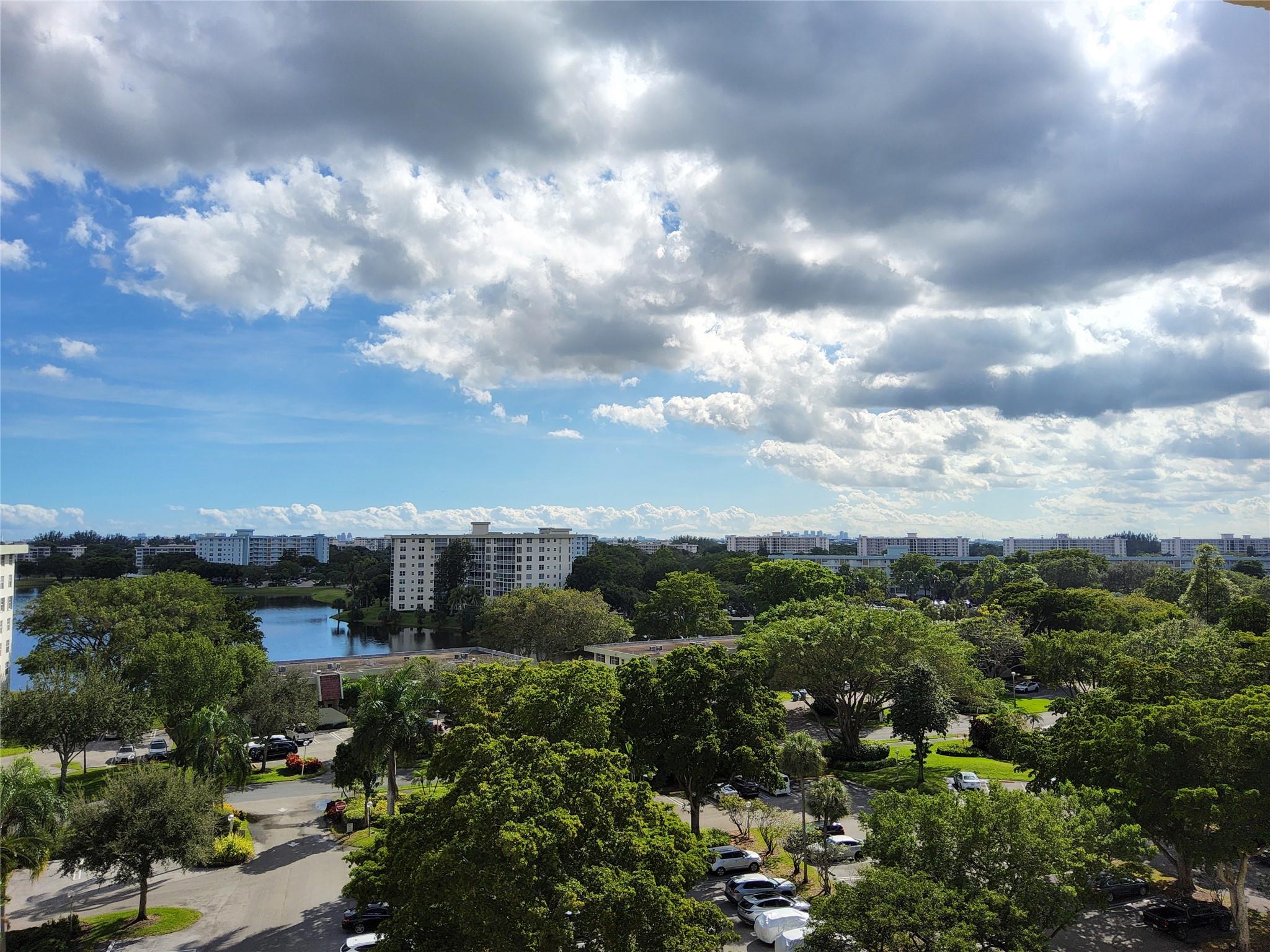 PALM AIRE - Residential