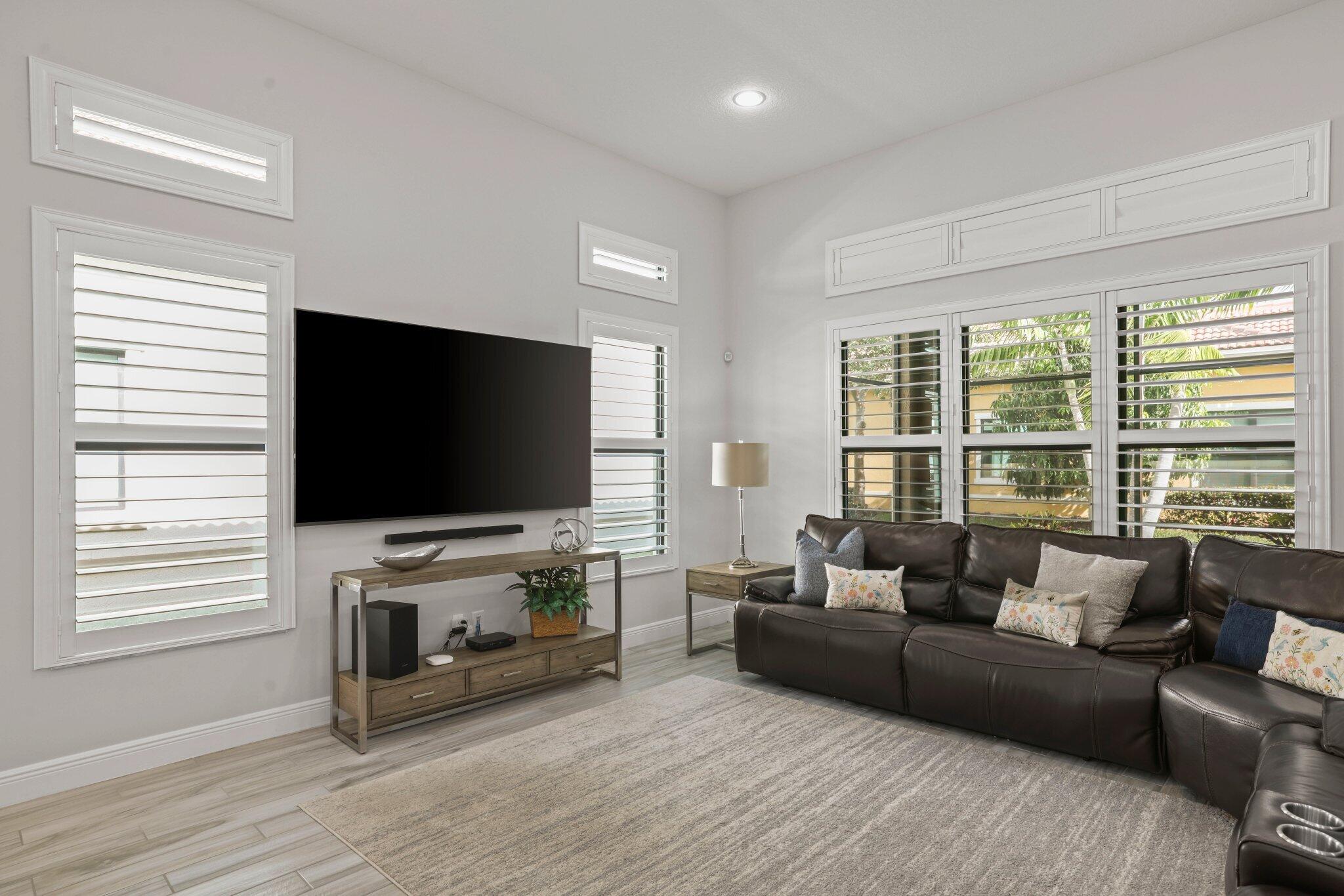 PARKLAND ROYALE - Residential