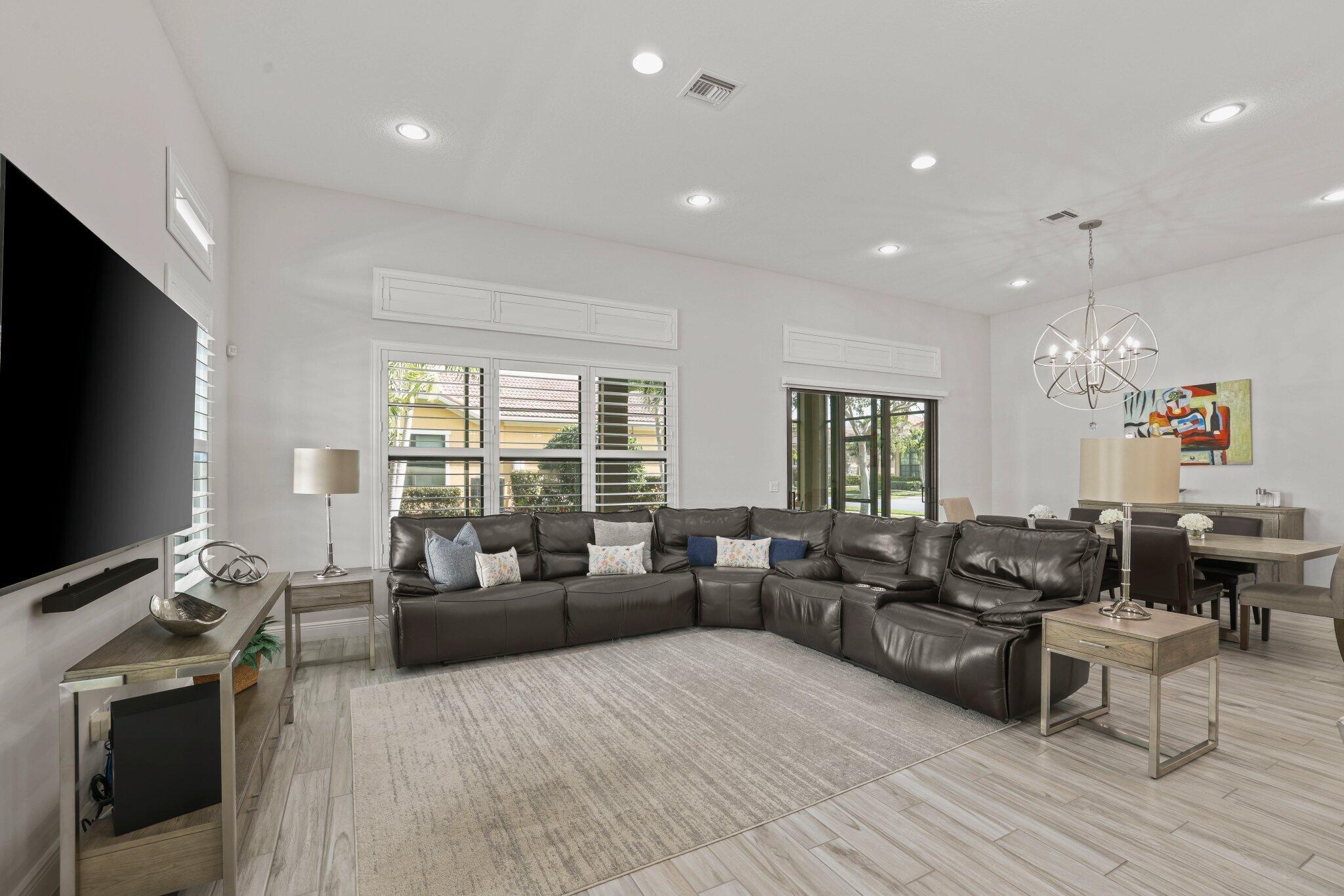 PARKLAND ROYALE - Residential