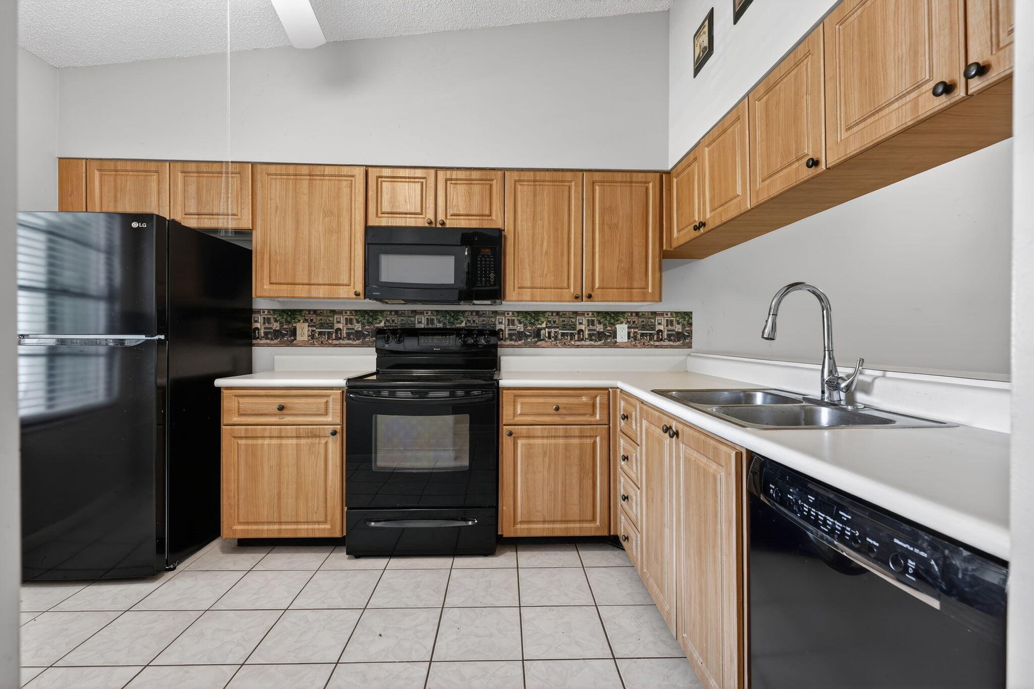 SABAL RIDGE CONDO - Residential