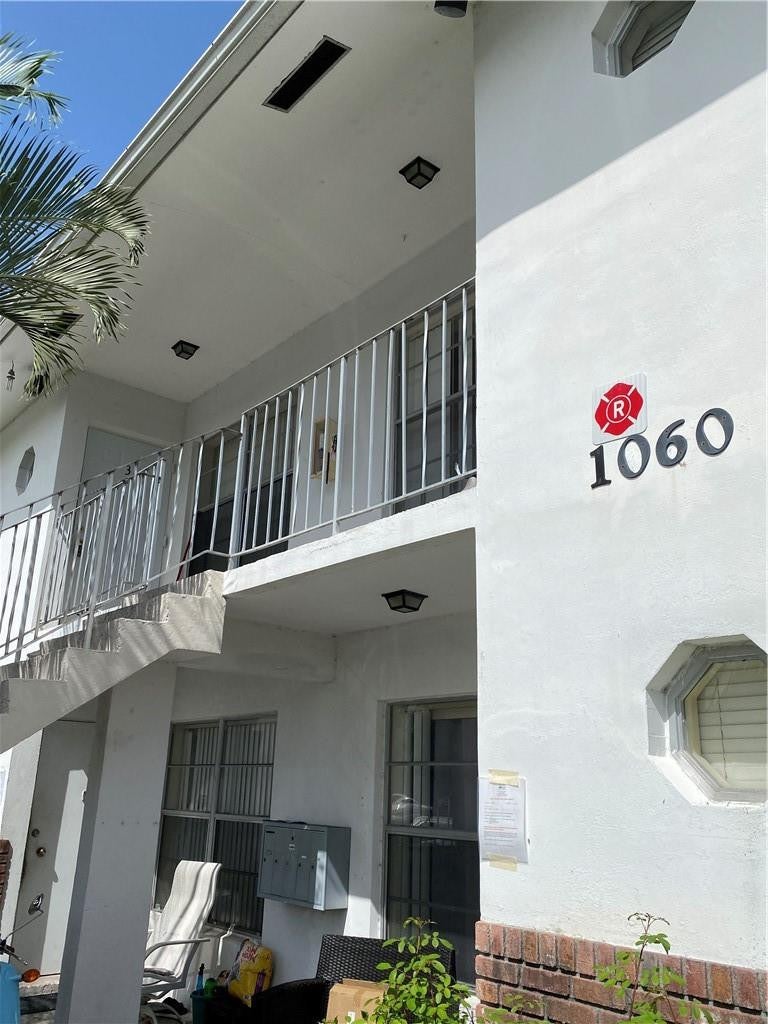 1060 NE 23rd Terrace 2