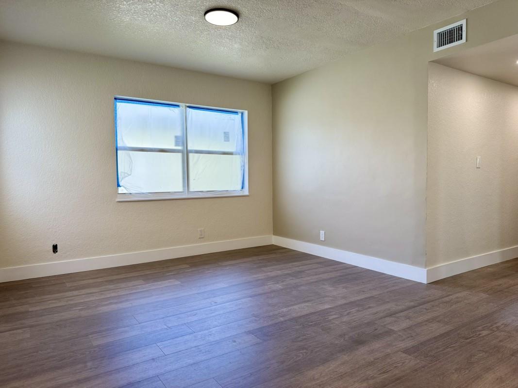 Lauderdale Manors Add 30- - Residential Lease