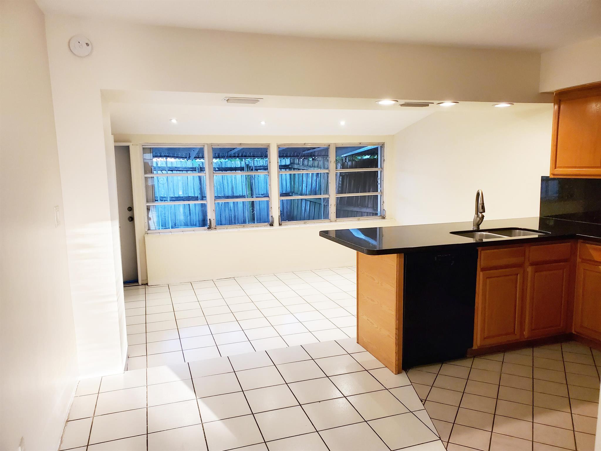 CORAL RIDGE ISLES - Residential Lease