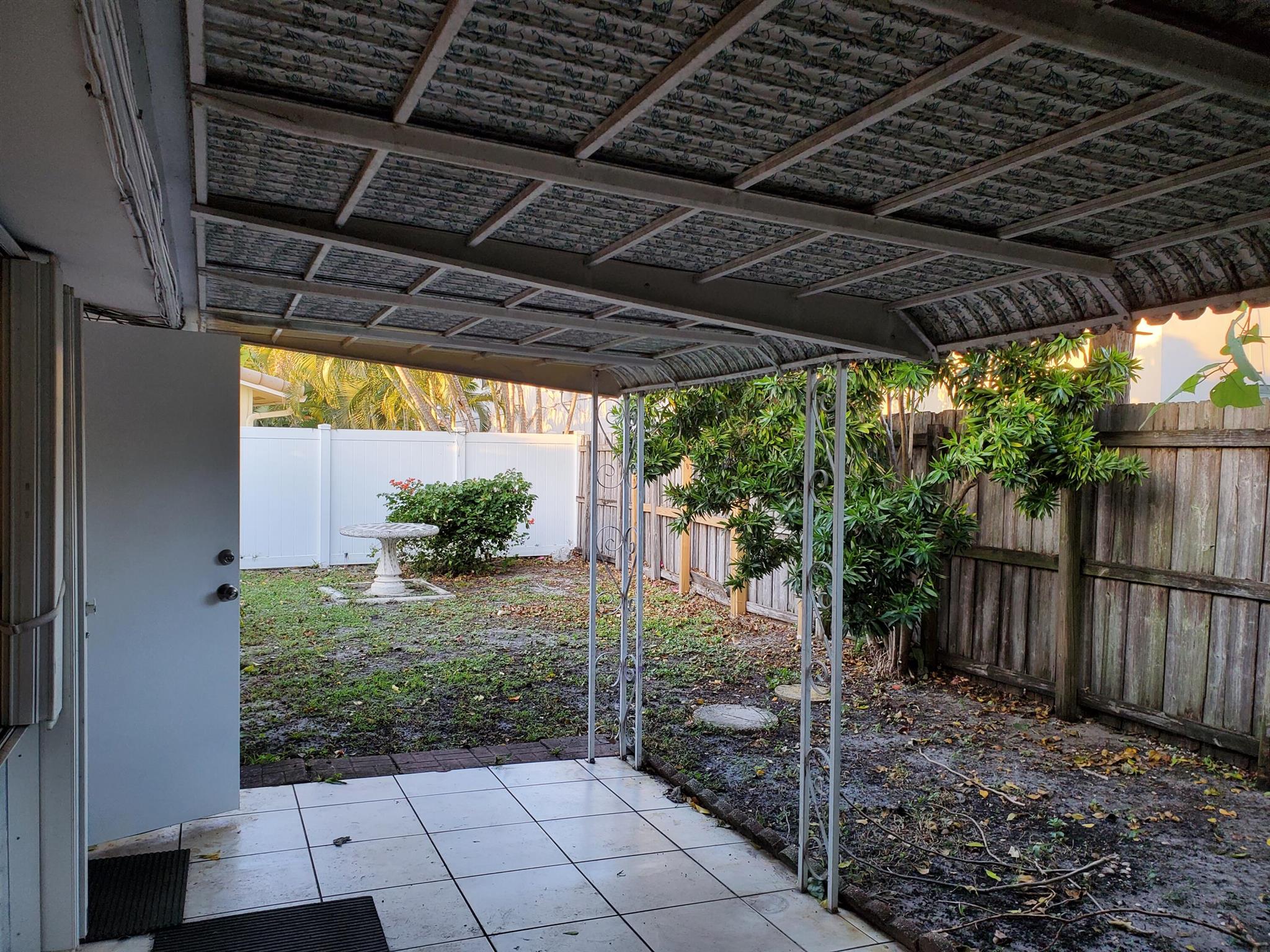 CORAL RIDGE ISLES - Residential Lease