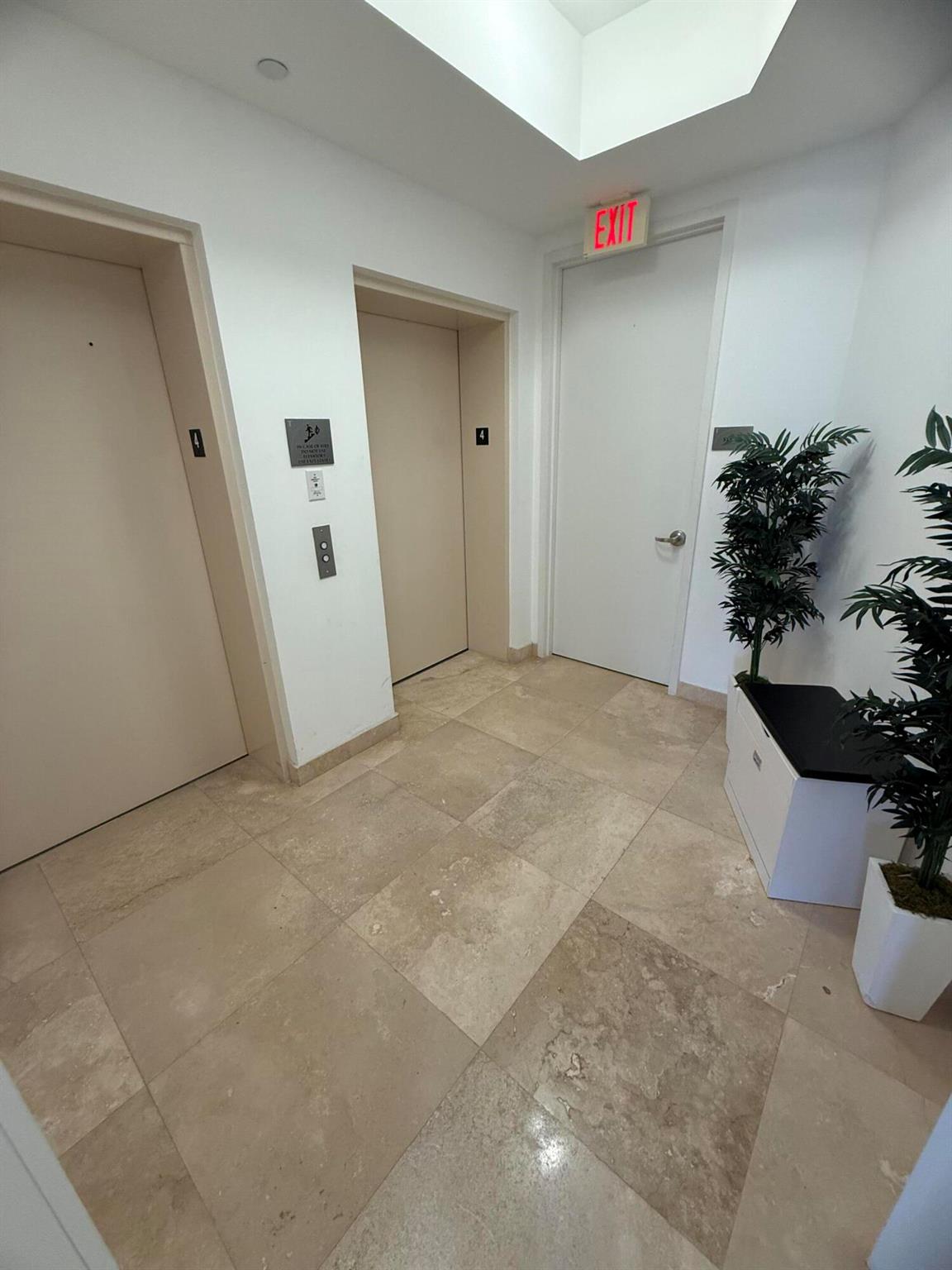 15811 Collins Avenue 407