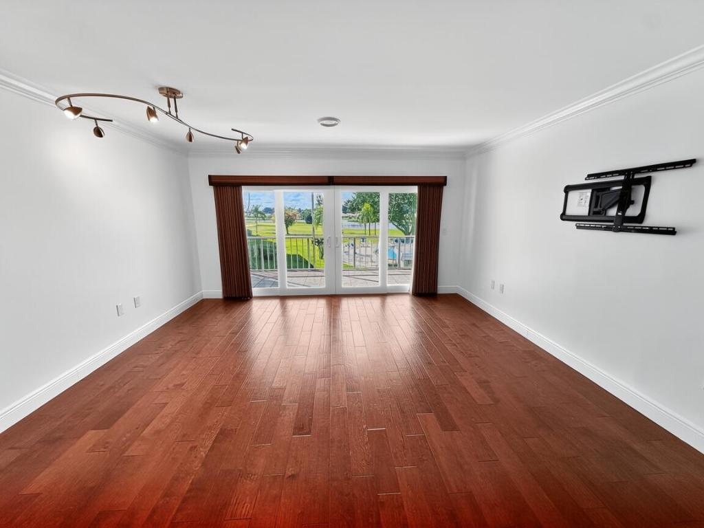 ATLANTIS SHERBROOKE VILLAS CONDO - Residential