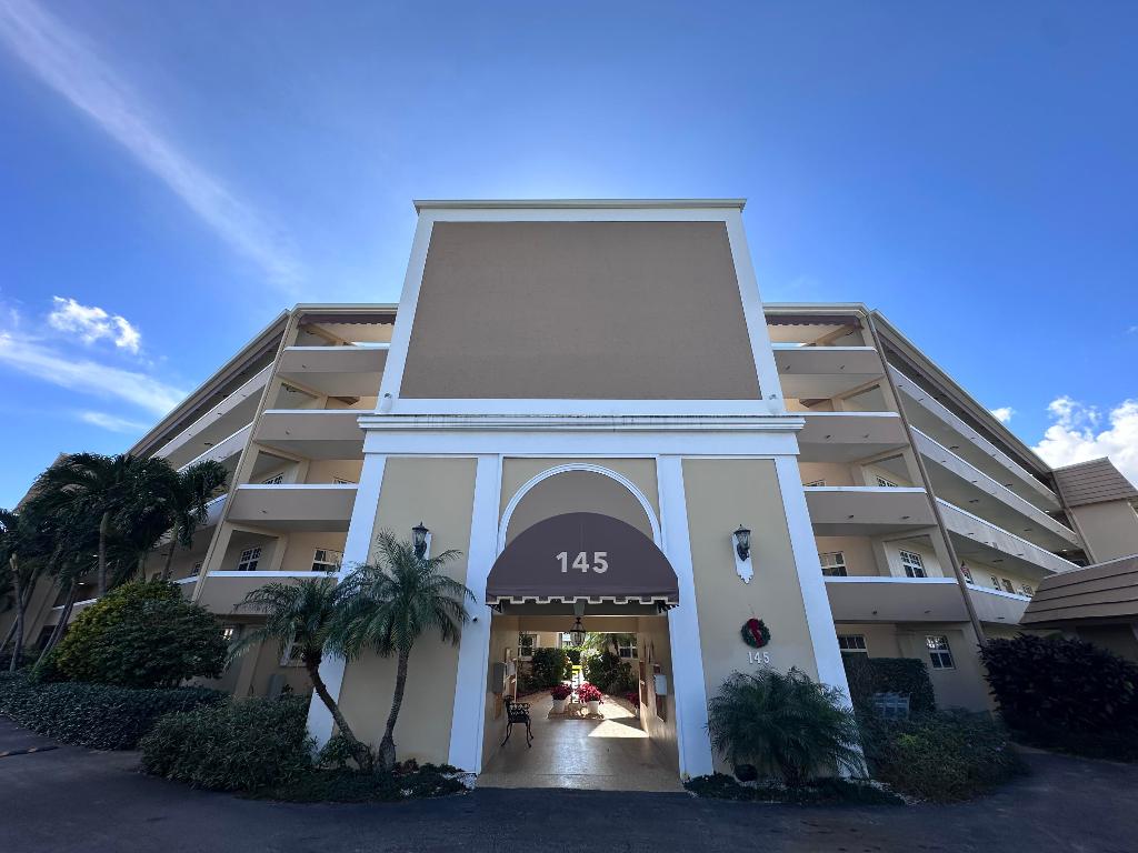 ATLANTIS SHERBROOKE VILLAS CONDO - Residential