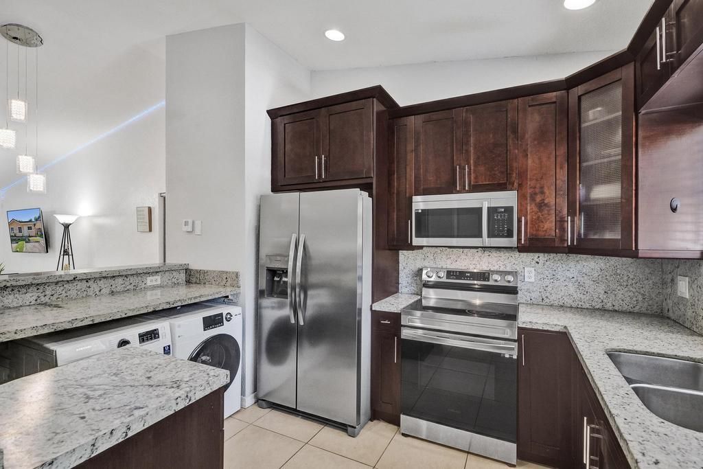 Photo of 3866 SW 48th Ave, Hollywood, FL 33023 (MLS # F10531914)