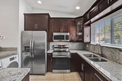 3866 SW 48th Ave Hollywood FL 33023