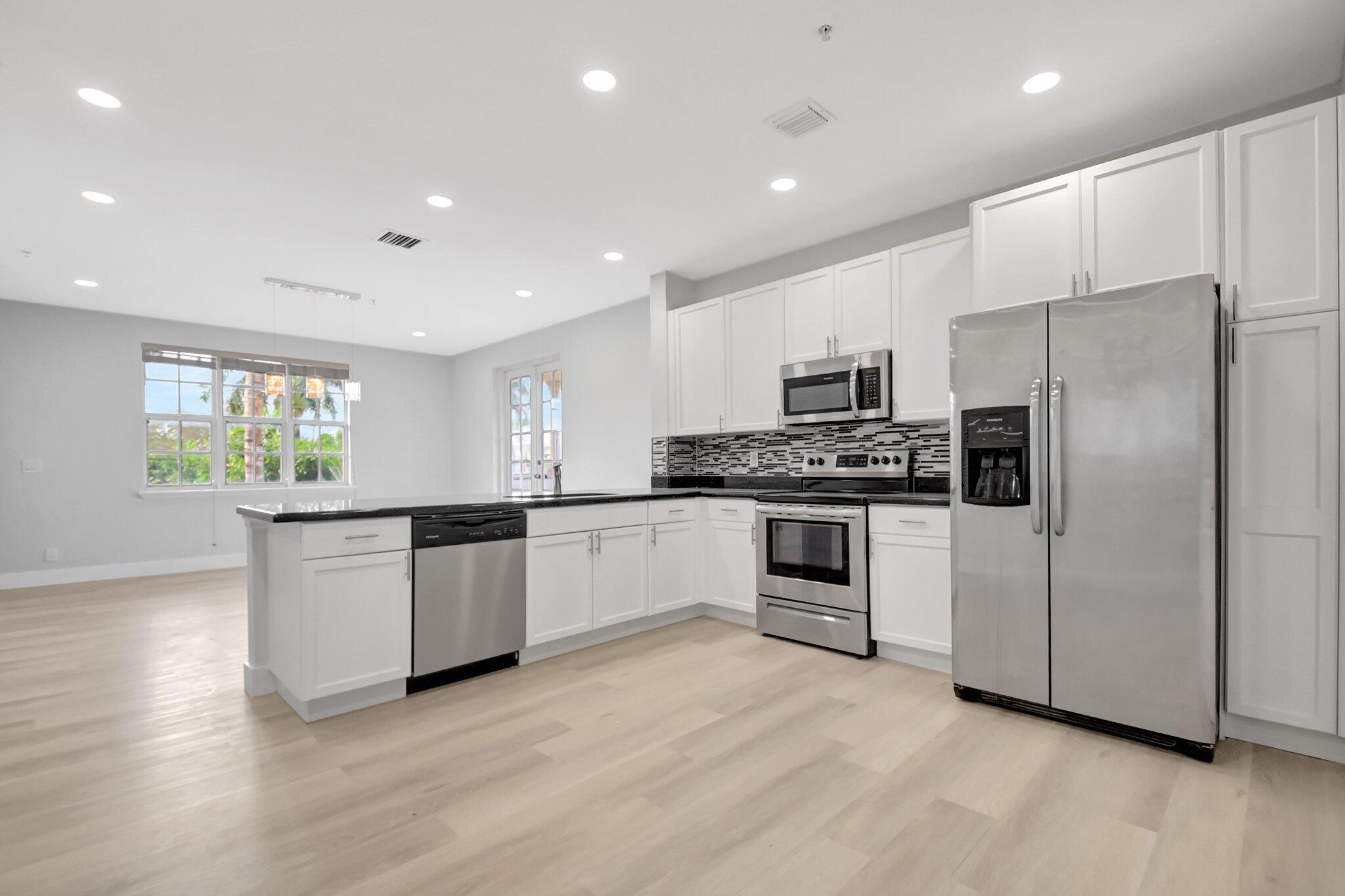 OLD PALM GROVE - Residential Lease