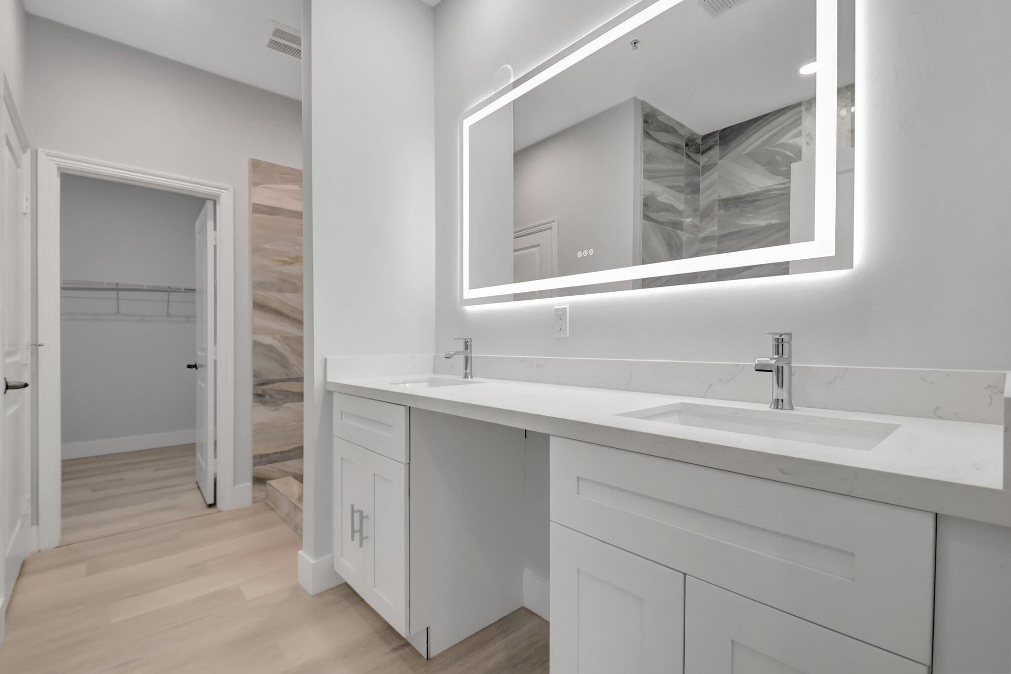 OLD PALM GROVE - Residential Lease