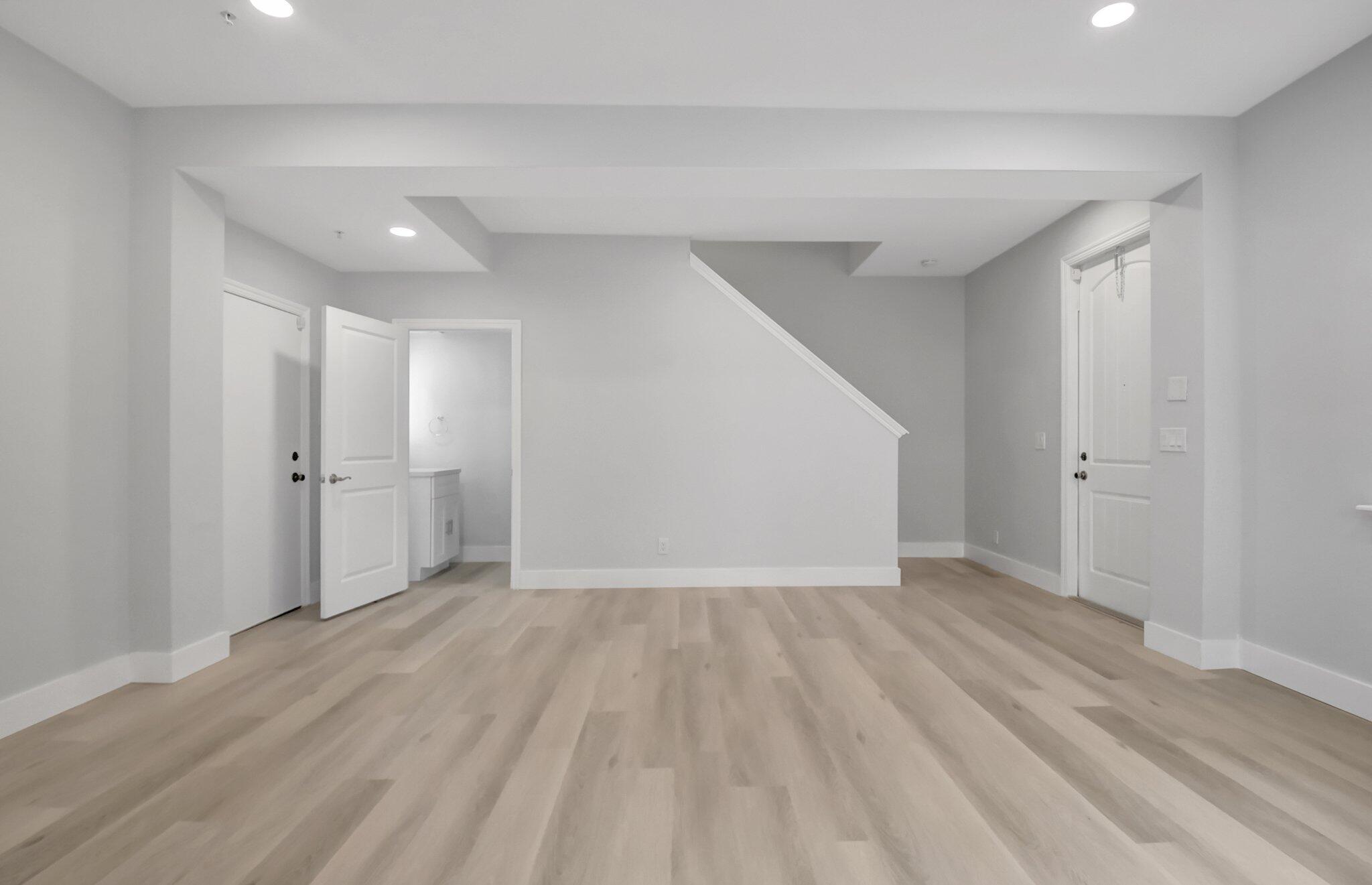 OLD PALM GROVE - Residential Lease