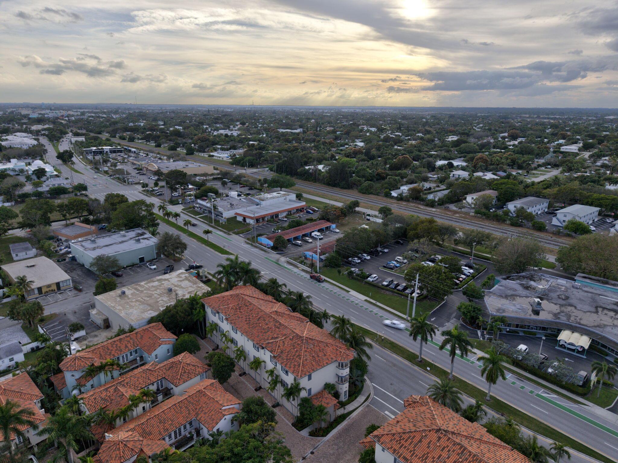 OLD PALM GROVE - Residential Lease