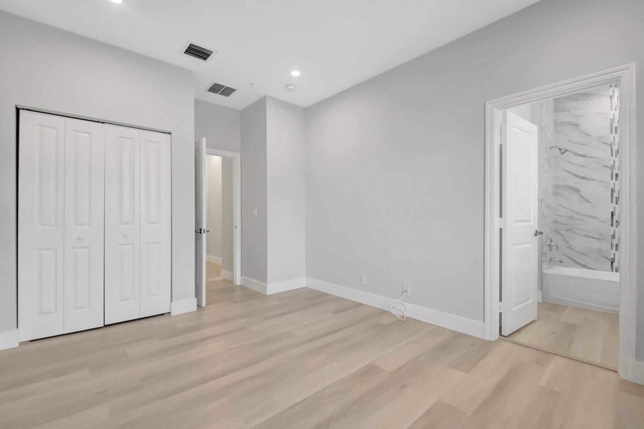 OLD PALM GROVE - Residential Lease