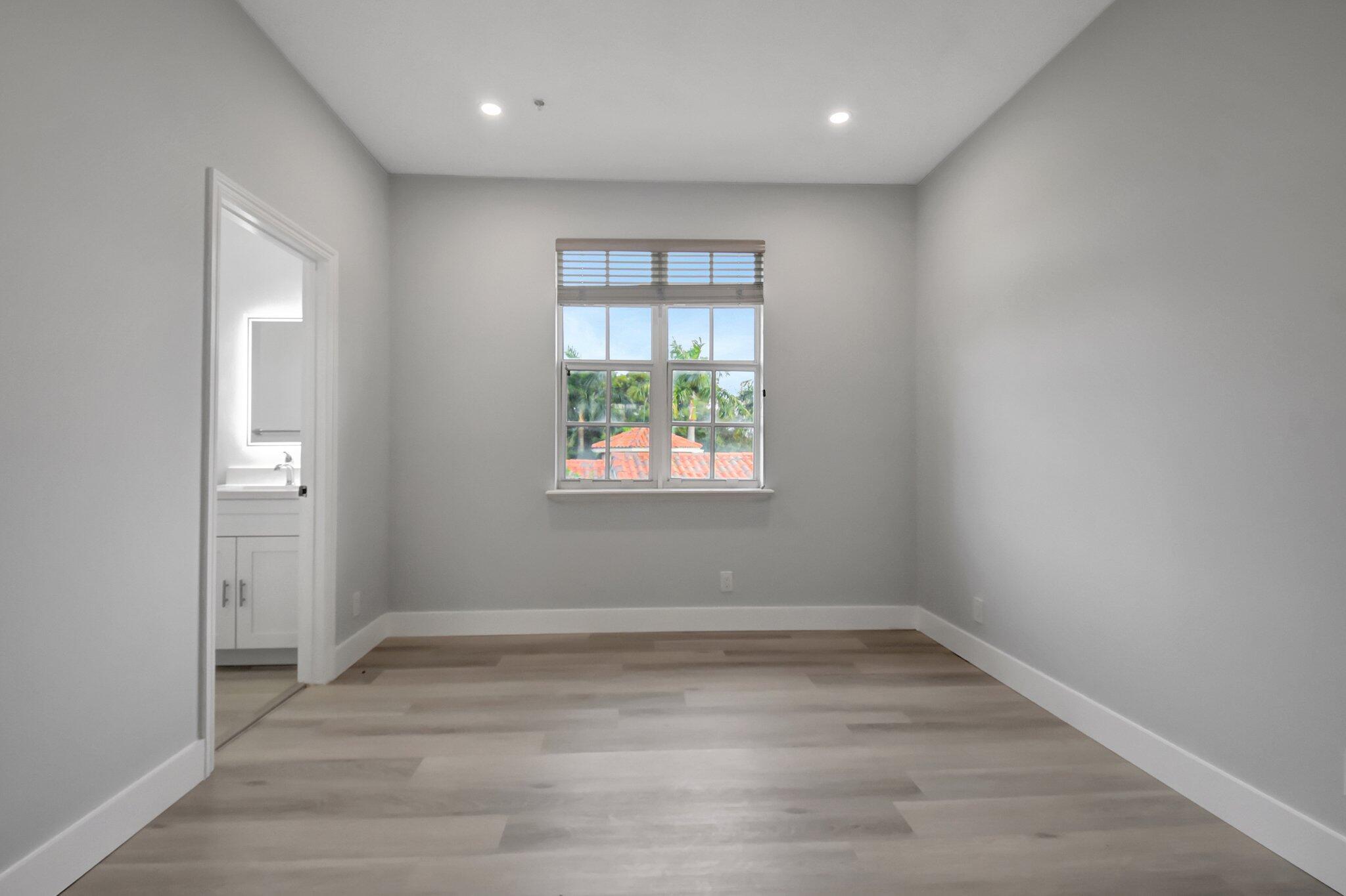 OLD PALM GROVE - Residential Lease