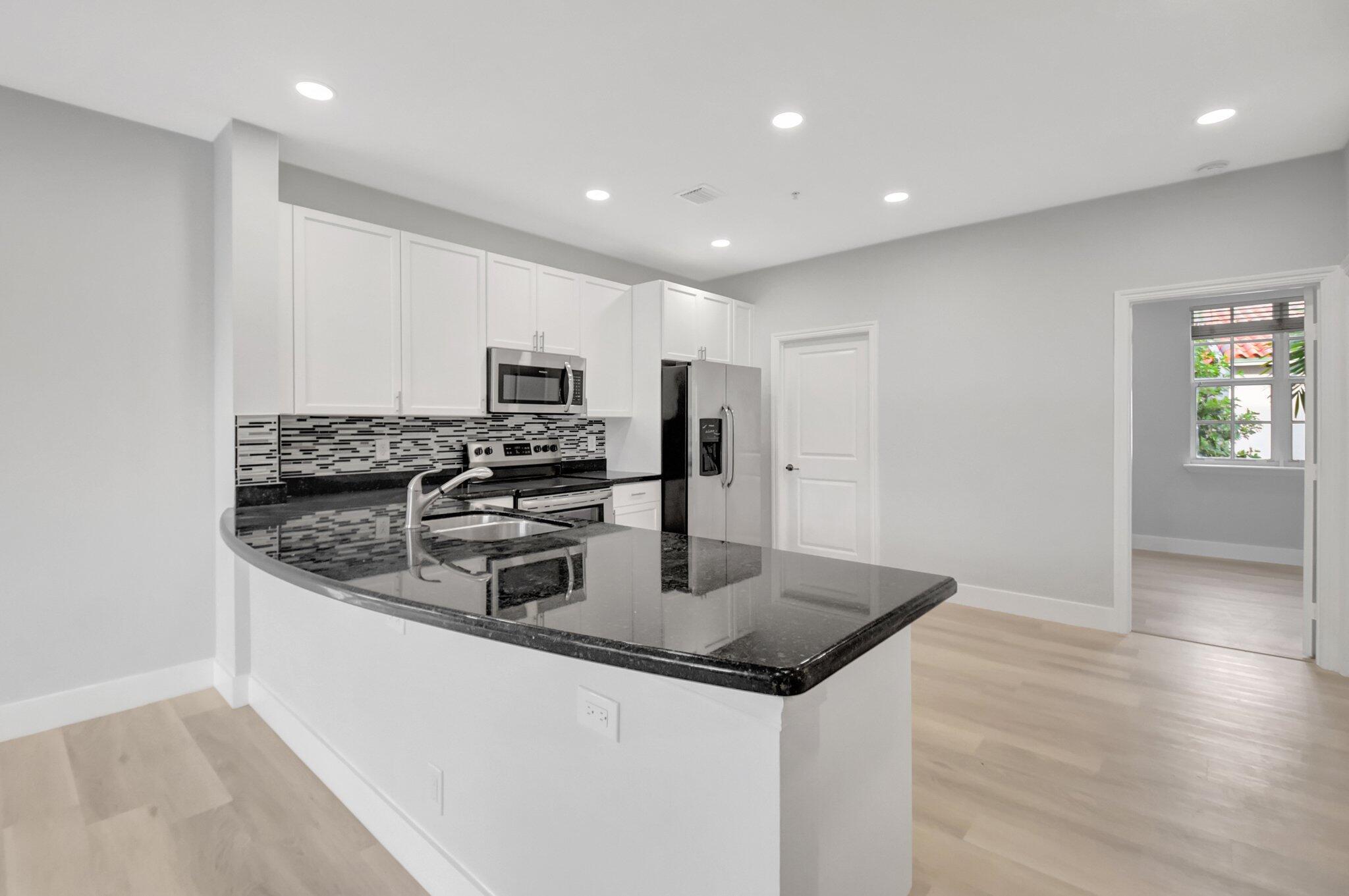 OLD PALM GROVE - Residential Lease